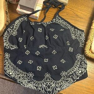 Women’s halter top early 2000’s style